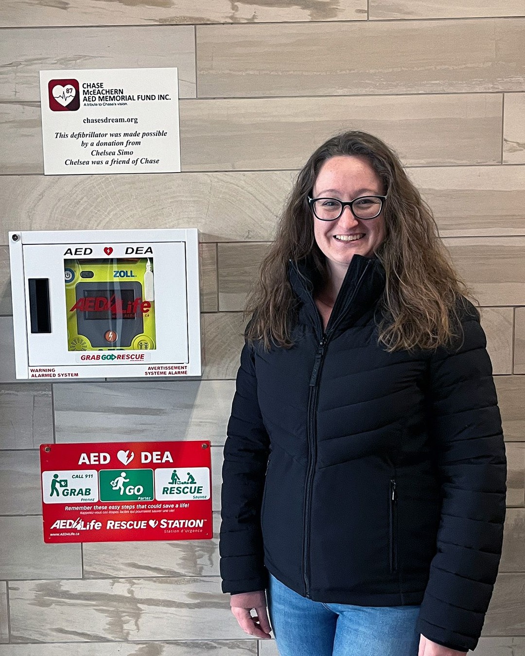 We are incredibly grateful to Chelsea Simo and the Chase McEachern AED Memorial Foundation for their generous donation of a new AED in our Market Building.
 
The Chase McEachern AED Memorial Foundation was created in memory of Chase McEachern, an 11-year-old from Barrie whose life was tragically lost to sudden cardiac arrest in 2006. Established in his honour, the foundation is dedicated to raising awareness and improving access to lifesaving defibrillators in public spaces, helping to prevent future tragedies and protect communities.
 
Chelsea, a childhood friend of Chase and the McEachern family, has been dedicated to this mission for 20 years. This marks her third defibrillator donation, made possible through Sun Life’s “You Give, We Give” employee charity program, which matches employee donations to eligible charities. As a frequent Market-goer, Chelsea thoughtfully chose the St. Jacobs Farmers’ Market as the location for its placement.
 
February is Heart Health Awareness Month — a timely reminder of how important access to lifesaving equipment truly is. To learn more about the Chase McEachern Memorial Foundation and their dedication to reducing deaths from sudden cardiac arrest, visit https://www.chasesdream.org. ❤️